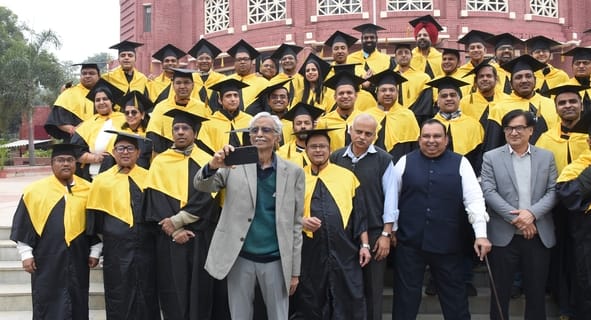 भारतीय प्रबंधन संस्थान (आईआईएम) में चल रहे तीन दिवसीय पूर्व छात्र पुनर्मिलन समारोह में शनिवार क भारतीय प्रबंधन संस्थान (आईआईएम) में चल रहे तीन दिवसीय पूर्व छात्र पुनर्मिलन समारोह में शनिवार क