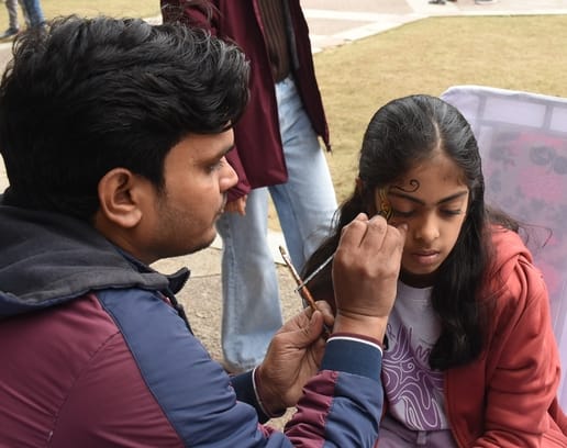 भारतीय प्रबंधन संस्थान (आईआईएम) में चल रहे तीन दिवसीय पूर्व छात्र पुनर्मिलन समारोह में शनिवार क भारतीय प्रबंधन संस्थान (आईआईएम) में चल रहे तीन दिवसीय पूर्व छात्र पुनर्मिलन समारोह में शनिवार क