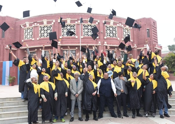 भारतीय प्रबंधन संस्थान (आईआईएम) में चल रहे तीन दिवसीय पूर्व छात्र पुनर्मिलन समारोह में शनिवार क भारतीय प्रबंधन संस्थान (आईआईएम) में चल रहे तीन दिवसीय पूर्व छात्र पुनर्मिलन समारोह में शनिवार क