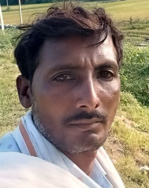 फोटो 21 एमएएचपी 11 परिचय-घटनास्थल पर जुटे परिजन व ग्रामीण और जांच करती पुलिस। संवाद फोटो 21 एमएएचपी 11 परिचय-घटनास्थल पर जुटे परिजन व ग्रामीण और जांच करती पुलिस। संवाद