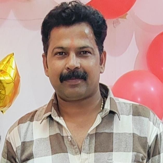 फोटो- 30- दिबियापुर में रात के समय हाइटगेज के लिए होती वेल्डिंग। संवाद