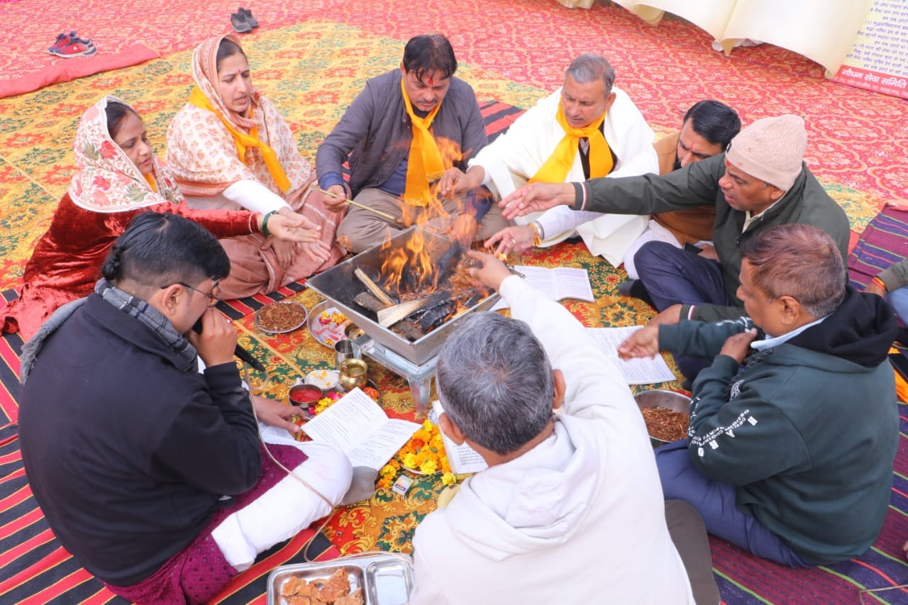 फोटो 55: कार्यक्रम में रागिनी प्रस्तुत करते कलाकार। स्रोत समिति फोटो 55: कार्यक्रम में रागिनी प्रस्तुत करते कलाकार। स्रोत समिति