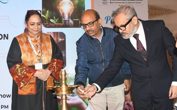 होटल क्लार्क अवध में इशरे लखनऊ संस्था की ओर से ऊर्जा संयक्षण विषय पर आयोजित सेमिनार का शुभारम्भ होटल क्लार्क अवध में इशरे लखनऊ संस्था की ओर से ऊर्जा संयक्षण विषय पर आयोजित सेमिनार का शुभारम्भ