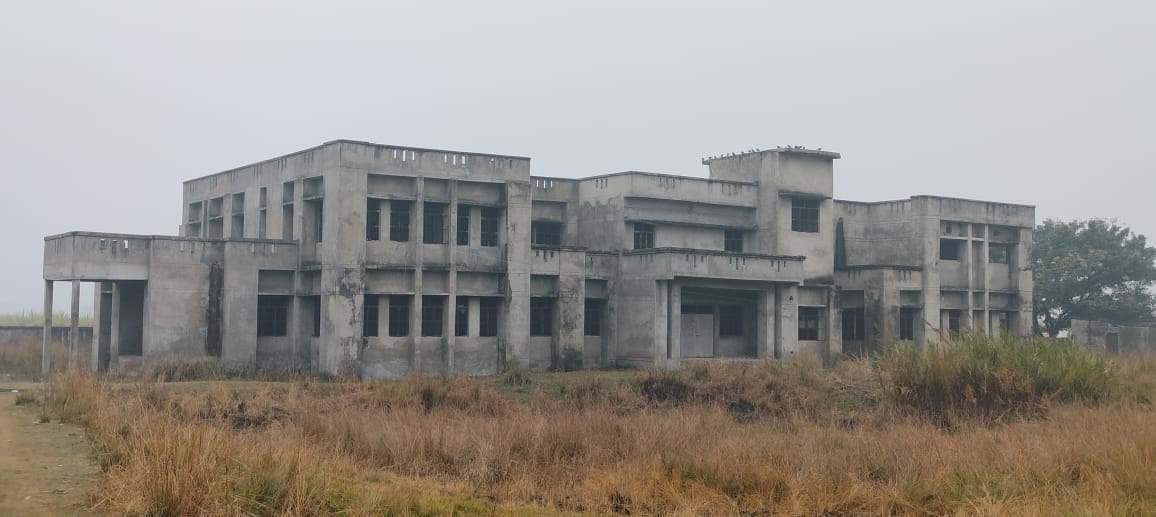 लहुरादेवा में बनकर तैयार ड्रग वेयर हाउस-संवाद