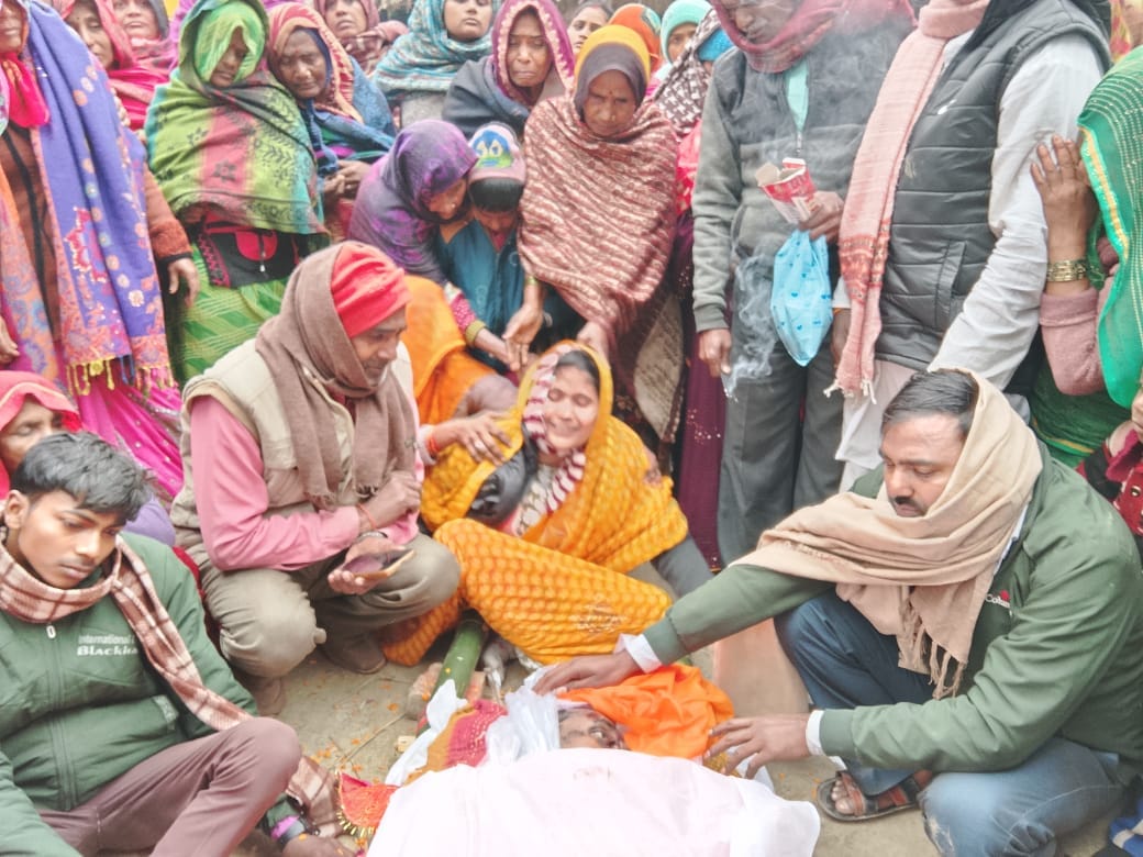 प्रतापपुर के छतौना गांव निवासी मृतक विजय बहादुर की फाइल फोटो। प्रतापपुर के छतौना गांव निवासी मृतक विजय बहादुर की फाइल फोटो।