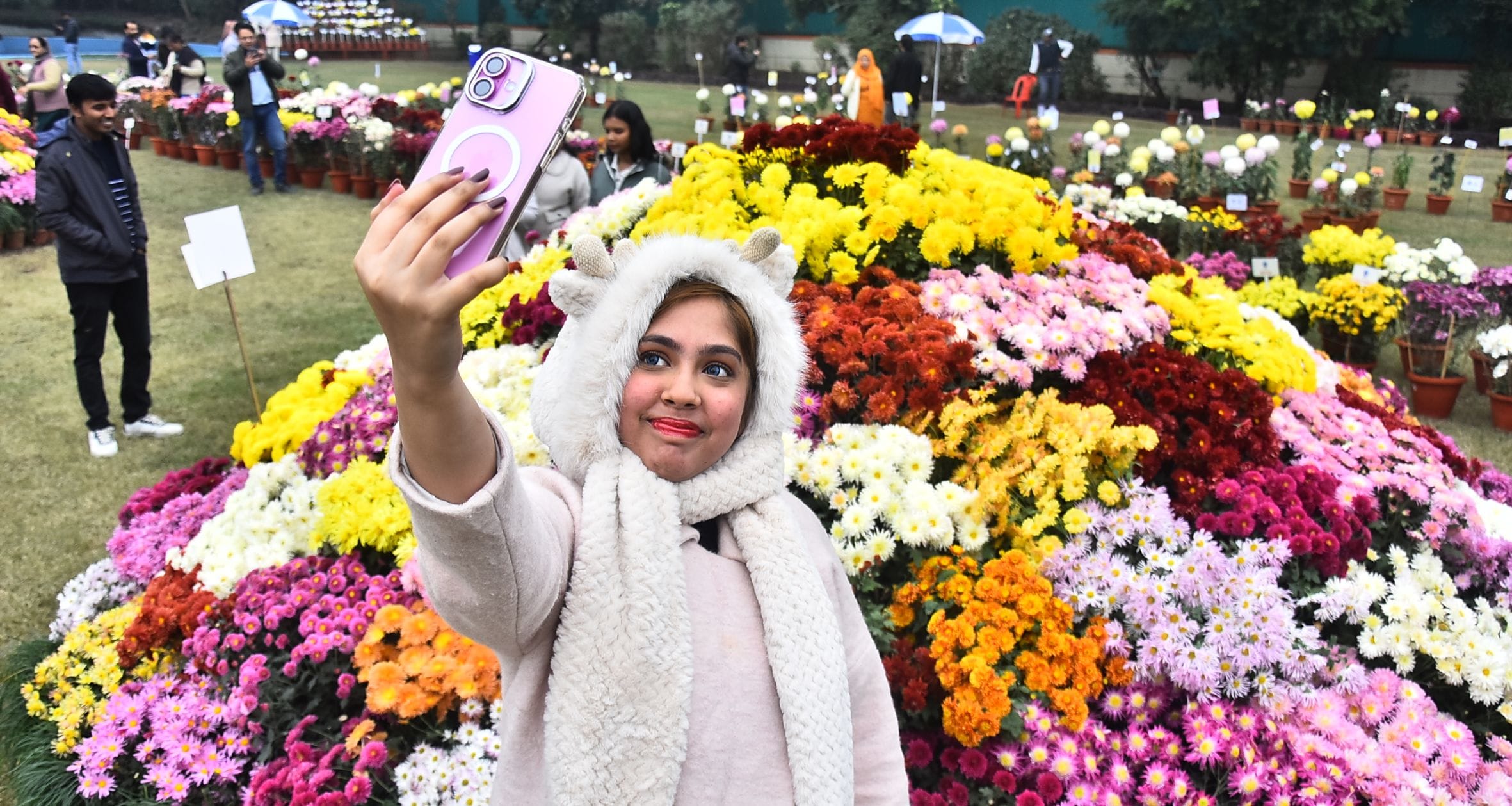 वनस्पति उद्यान स्थित सेंट्रल लॉन में दो दिवसीय गुलदाउदी एवं कोलियस पुष्प प्रदर्शनी–2025 का शुभा