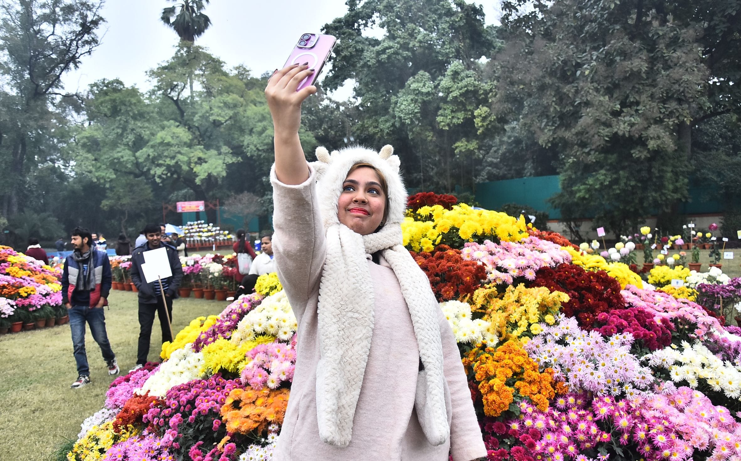 वनस्पति उद्यान स्थित सेंट्रल लॉन में दो दिवसीय गुलदाउदी एवं कोलियस पुष्प प्रदर्शनी–2025 का शुभा