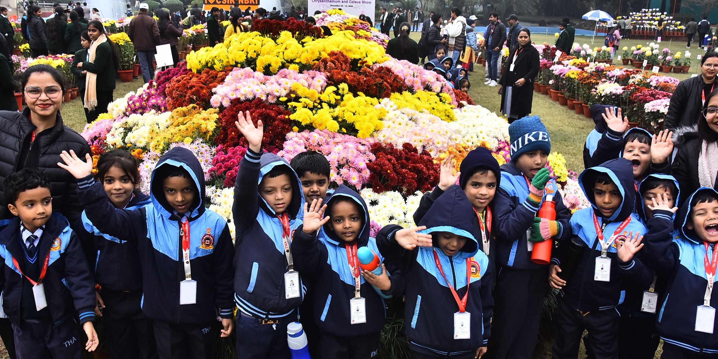 वनस्पति उद्यान स्थित सेंट्रल लॉन में दो दिवसीय गुलदाउदी एवं कोलियस पुष्प प्रदर्शनी–2025 का शुभा