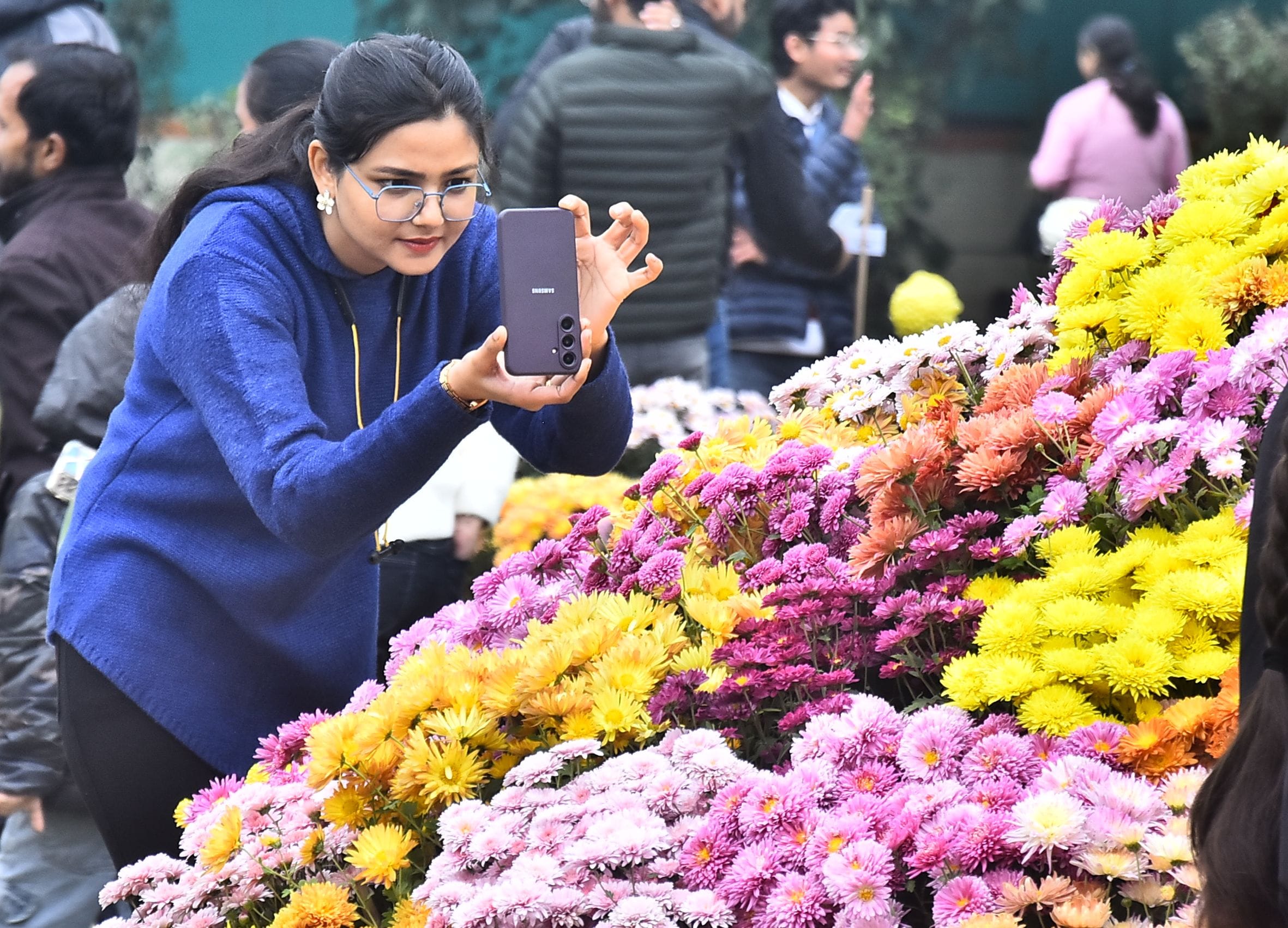 वनस्पति उद्यान स्थित सेंट्रल लॉन में दो दिवसीय गुलदाउदी एवं कोलियस पुष्प प्रदर्शनी–2025 का शुभा