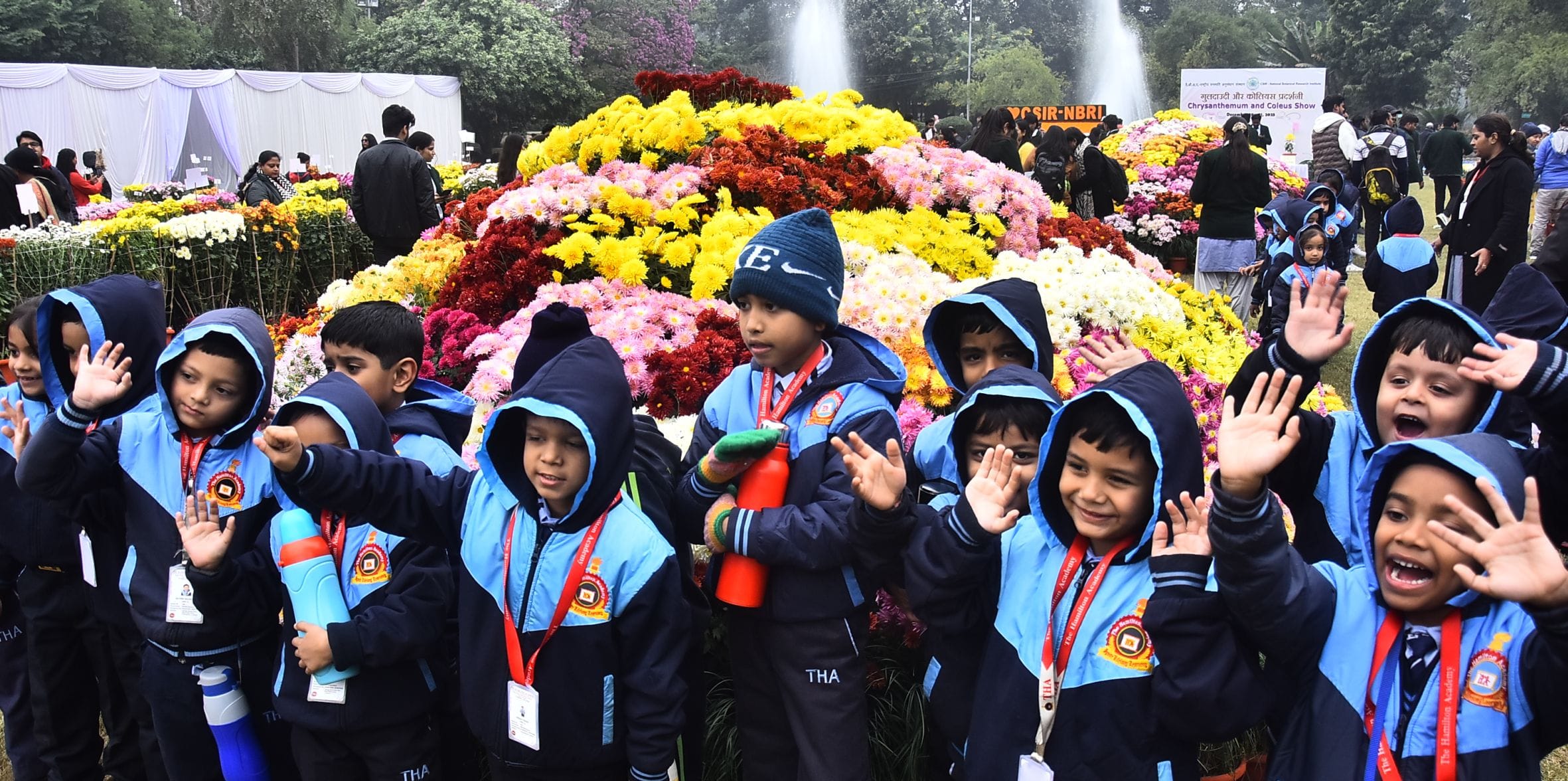 वनस्पति उद्यान स्थित सेंट्रल लॉन में दो दिवसीय गुलदाउदी एवं कोलियस पुष्प प्रदर्शनी–2025 का शुभा