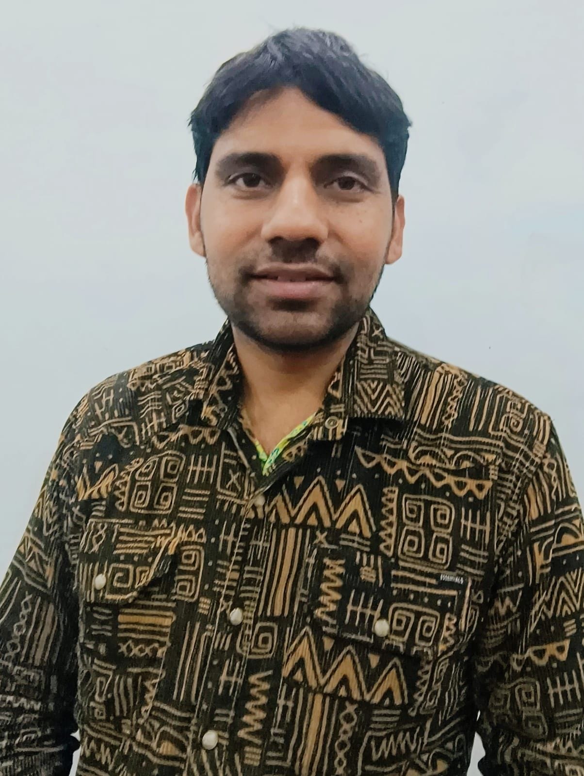 38...शहर में दिल्ली रोड के डिवाइडर पर ग्रिल टूटने से बने अवैध कट से गुजरते वाहन चालक। संवाद 38...शहर में दिल्ली रोड के डिवाइडर पर ग्रिल टूटने से बने अवैध कट से गुजरते वाहन चालक। संवाद