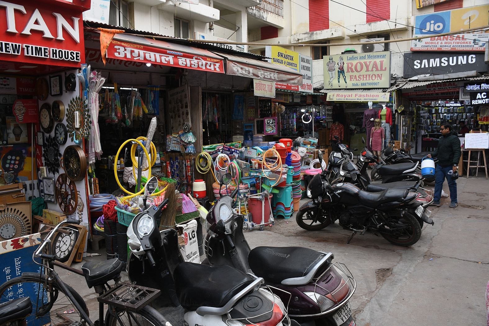 भूतनाथ बाजार में अतिक्रमण।