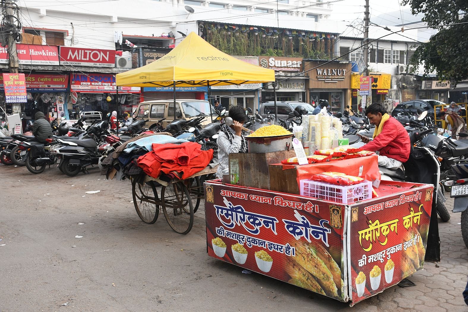 भूतनाथ बाजार में अतिक्रमण।