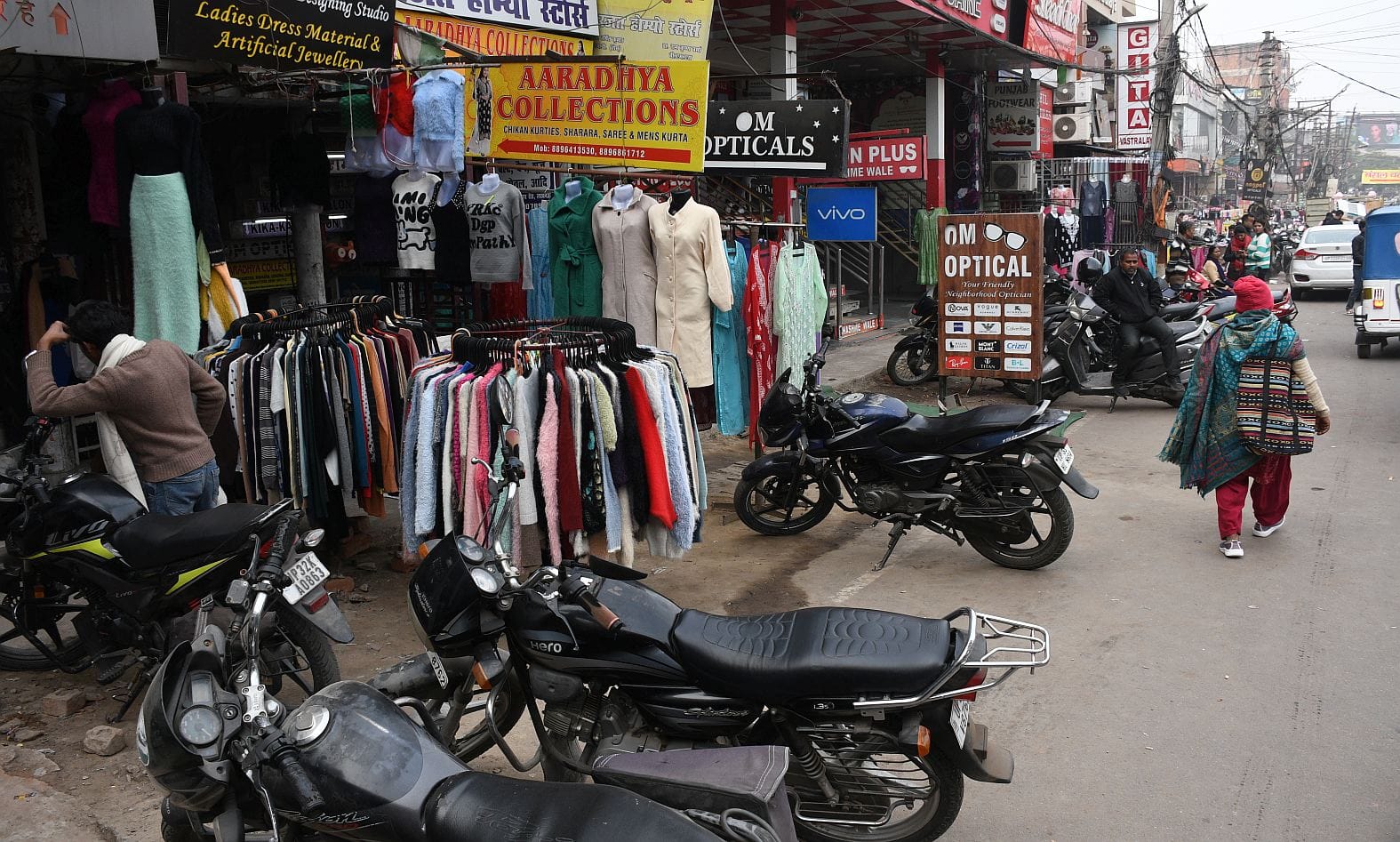 भूतनाथ बाजार में अतिक्रमण।