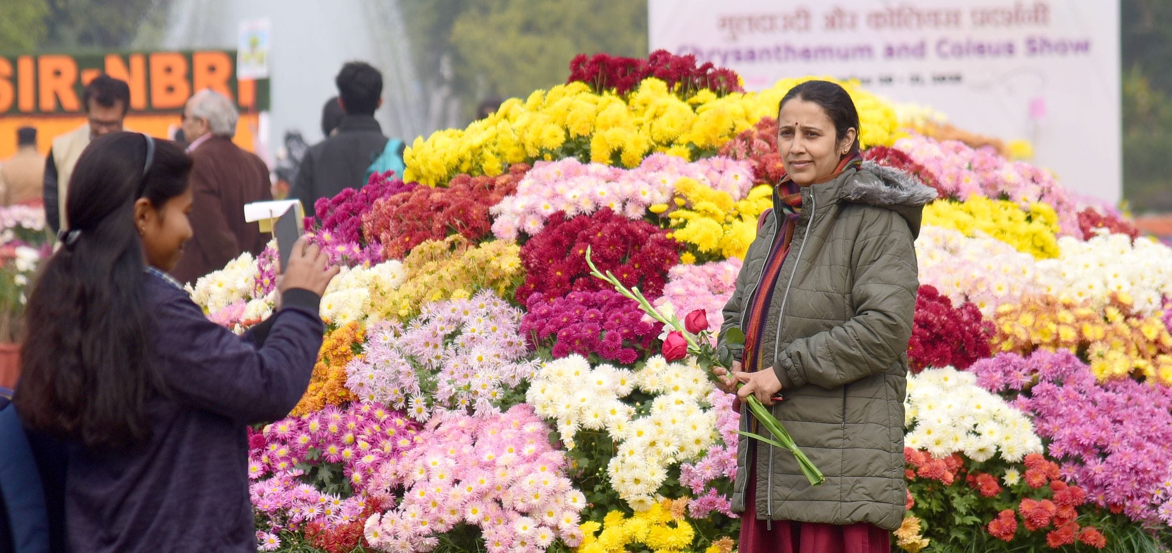 गुलदाउदी व कोलियस पुष्प प्रदर्शनी–2025 रविवार शाम खुशबू, सुकून और अनगिनत यादों को समेटे विदा हो गुलदाउदी व कोलियस पुष्प प्रदर्शनी–2025 रविवार शाम खुशबू, सुकून और अनगिनत यादों को समेटे विदा हो