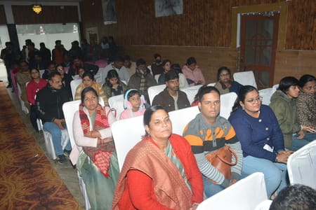 कृष्णानगर में कानपुर रोड पर स्थित गेस्ट हाउस में रविवार दोपहर अधिवक्ता कल्याण समिति, आलमबाग का कृष्णानगर में कानपुर रोड पर स्थित गेस्ट हाउस में रविवार दोपहर अधिवक्ता कल्याण समिति, आलमबाग का
