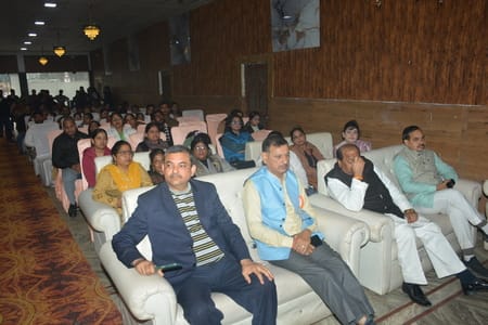 कृष्णानगर में कानपुर रोड पर स्थित गेस्ट हाउस में रविवार दोपहर अधिवक्ता कल्याण समिति, आलमबाग का कृष्णानगर में कानपुर रोड पर स्थित गेस्ट हाउस में रविवार दोपहर अधिवक्ता कल्याण समिति, आलमबाग का