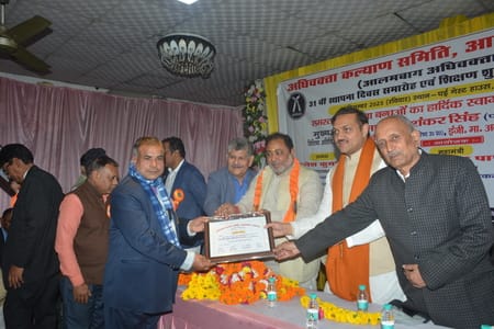 कृष्णानगर में कानपुर रोड पर स्थित गेस्ट हाउस में रविवार दोपहर अधिवक्ता कल्याण समिति, आलमबाग का कृष्णानगर में कानपुर रोड पर स्थित गेस्ट हाउस में रविवार दोपहर अधिवक्ता कल्याण समिति, आलमबाग का