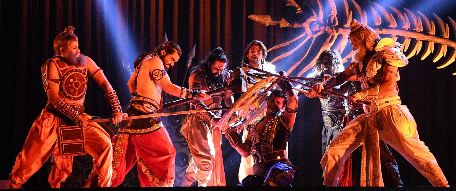 महाभारत की कथा पर आधारित महानाट्य चक्रव्यूह का मंचन रविवार शाम इंदिरा गांधी प्रतिष्ठान के जुपिट