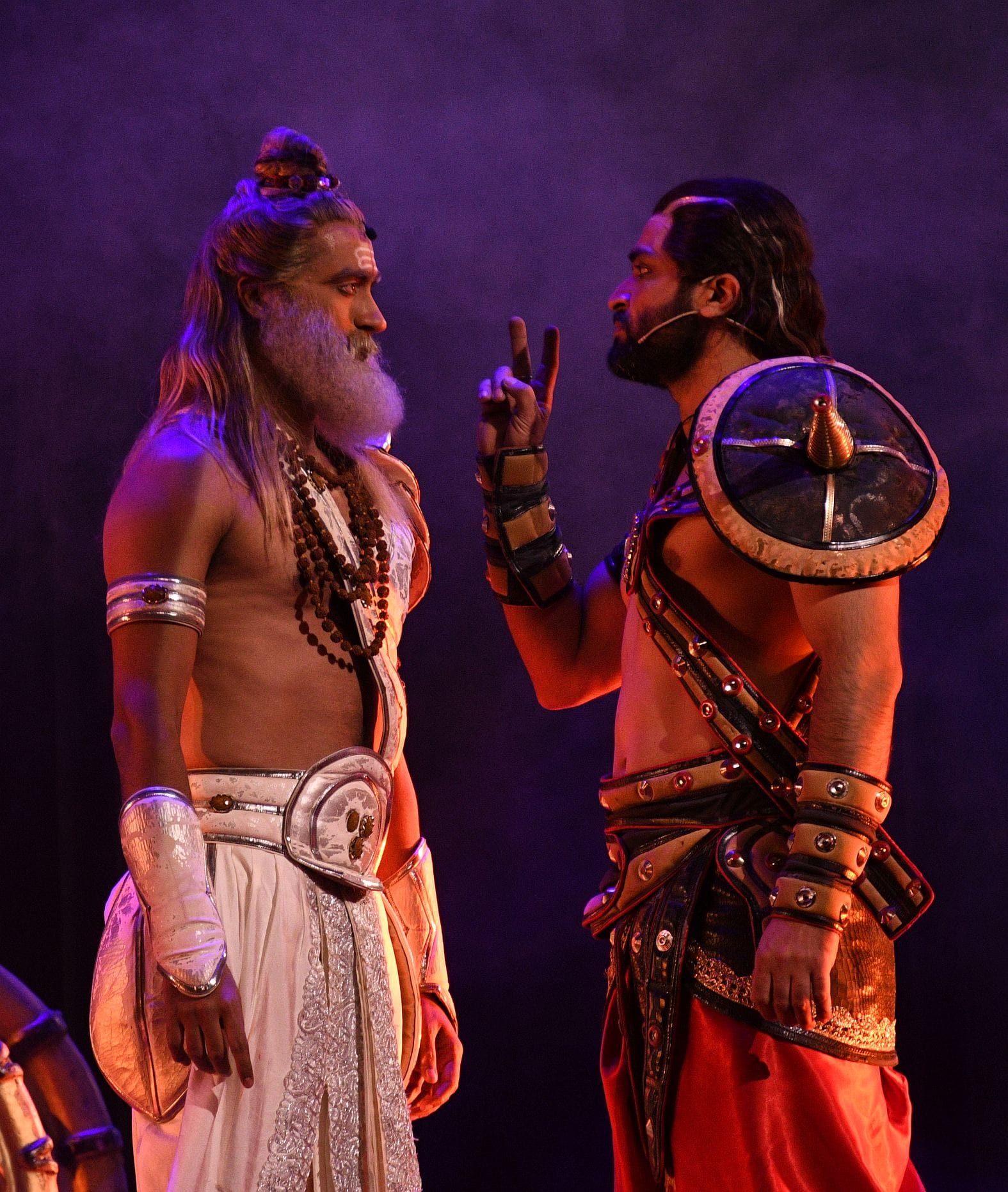 महाभारत की कथा पर आधारित महानाट्य चक्रव्यूह का मंचन रविवार शाम इंदिरा गांधी प्रतिष्ठान के जुपिट
