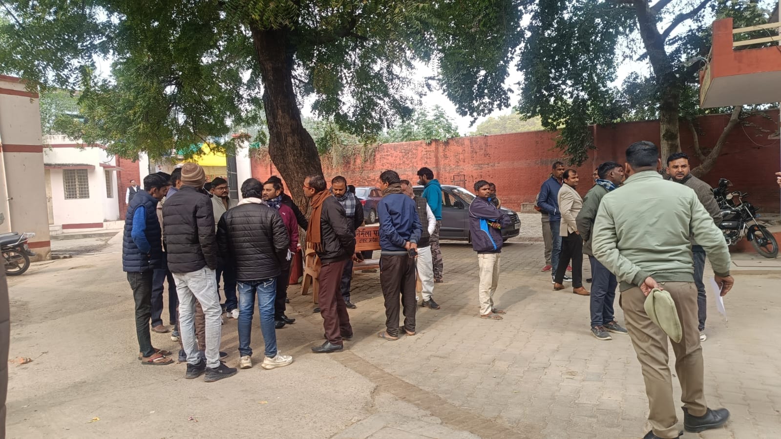 नवाबगंज के पास सड़क हादसे में आपूर्ति लिपिक ध्रुव सिंह पटेल की मौत