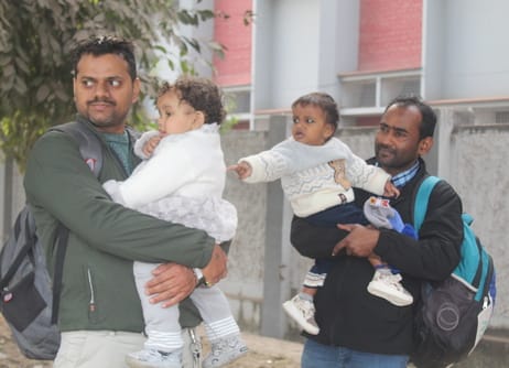 रविवार को हुई टीजीटी परीक्षा की द्वितीय पाली के समाप्त होने के बाद लालकुर्ती क्षेत्र में स्थित रविवार को हुई टीजीटी परीक्षा की द्वितीय पाली के समाप्त होने के बाद लालकुर्ती क्षेत्र में स्थित