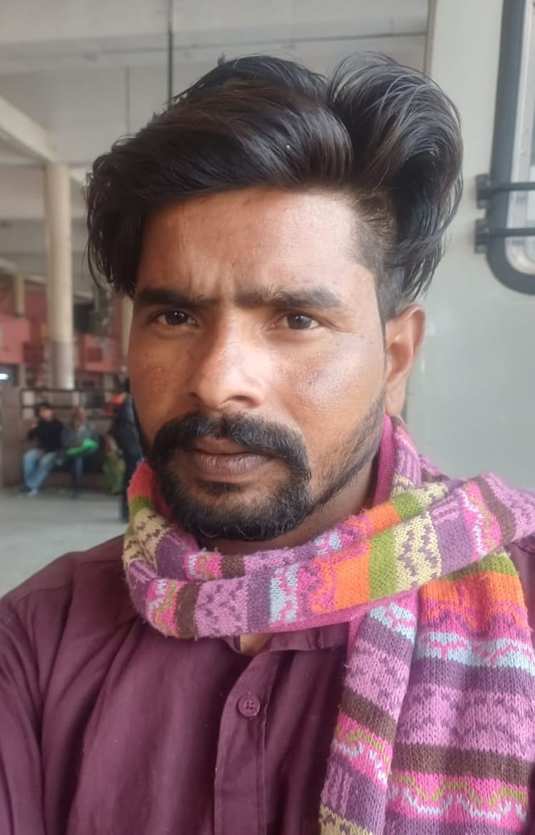 अंबाला छावनी बस स्टैंड परिसर में खड़ी इलेक्ट्रिक बस। फाइल फोटो