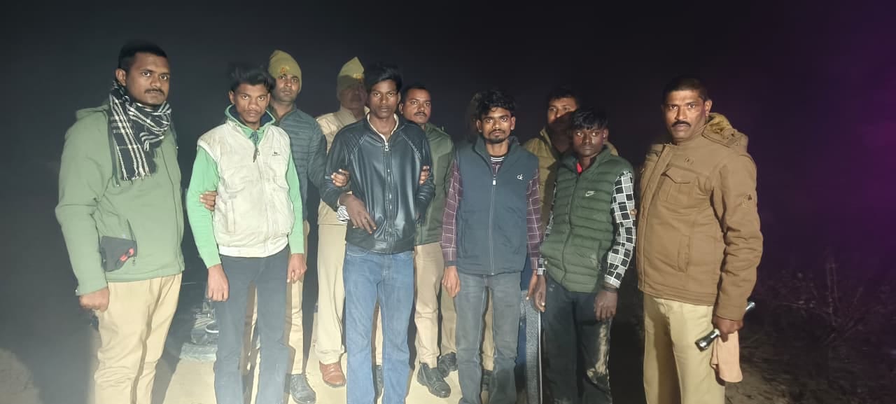 अंकित पासी, मुठभेड़ में घायल। अंकित पासी, मुठभेड़ में घायल।