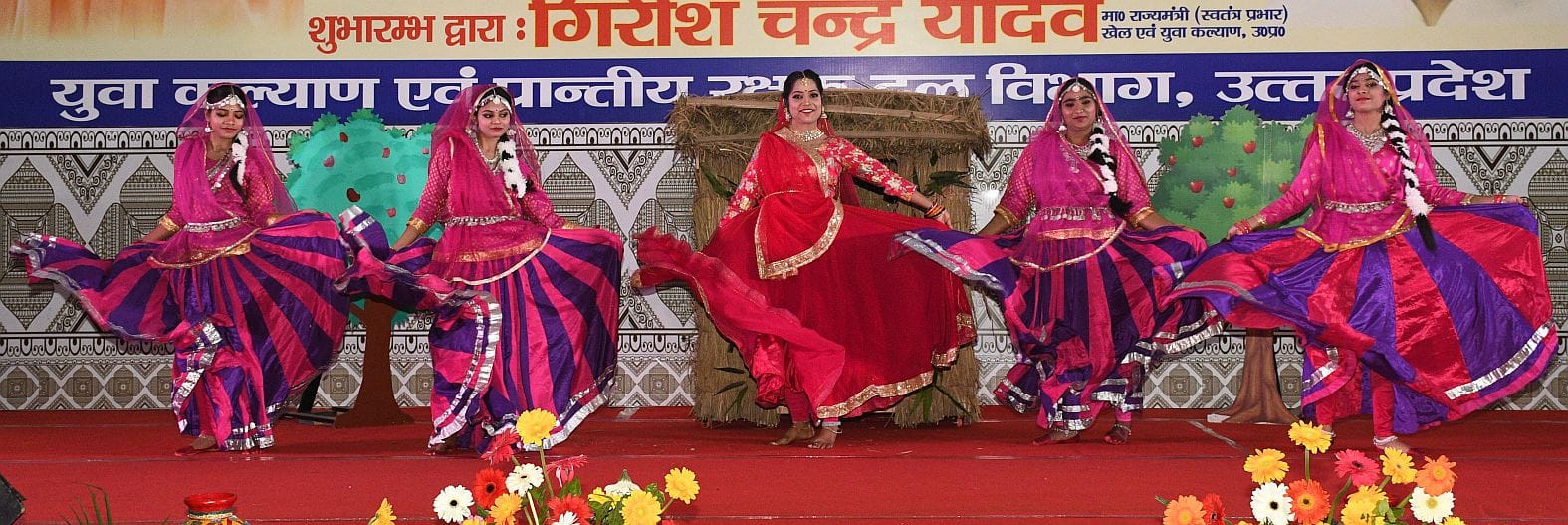 गोमतीनगर स्थित इंदिरा गांधी प्रतिष्ठान के सभागार में सोमवार से तीन दिवसीय राज्य युवा उत्सव की श