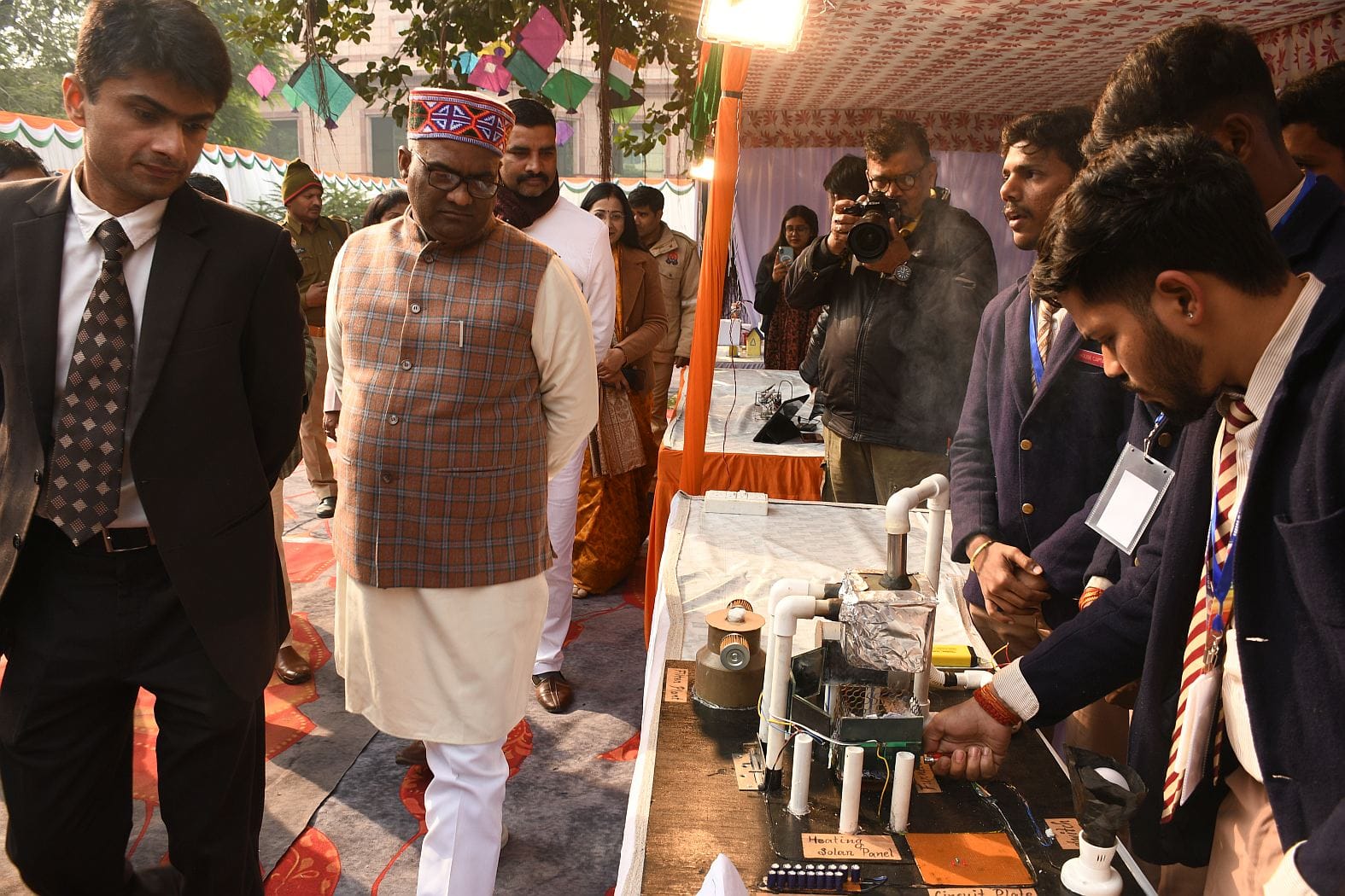 गोमतीनगर स्थित इंदिरा गांधी प्रतिष्ठान के सभागार में सोमवार से तीन दिवसीय राज्य युवा उत्सव की श