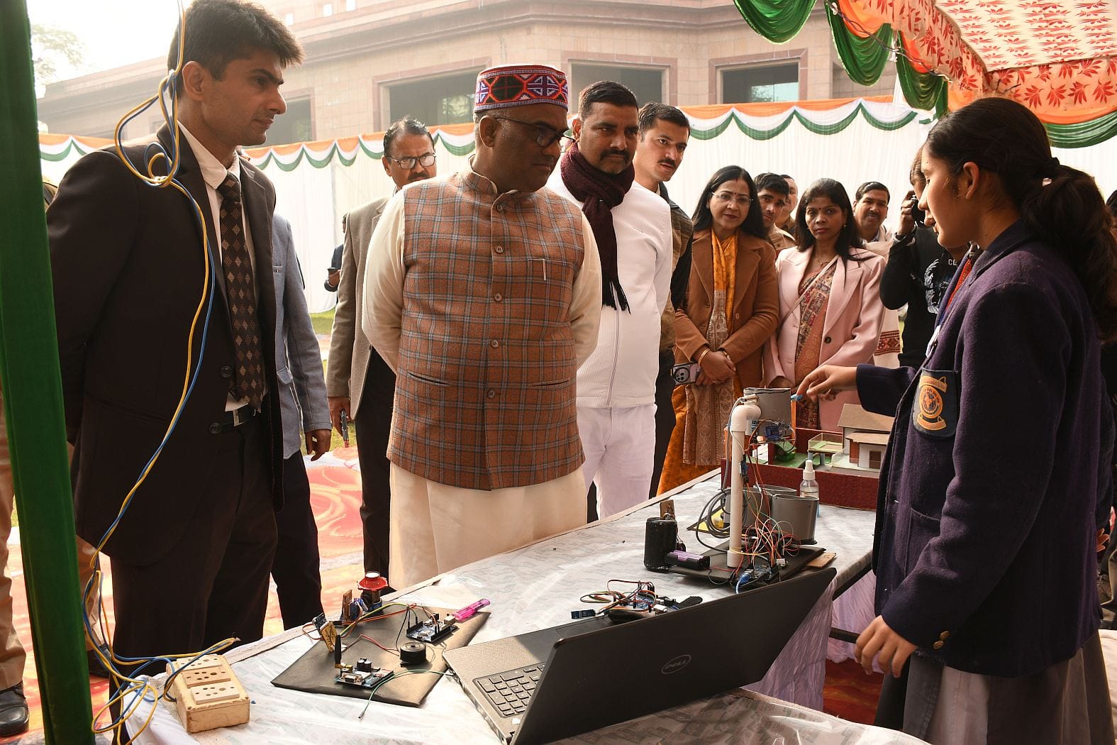 गोमतीनगर स्थित इंदिरा गांधी प्रतिष्ठान के सभागार में सोमवार से तीन दिवसीय राज्य युवा उत्सव की श