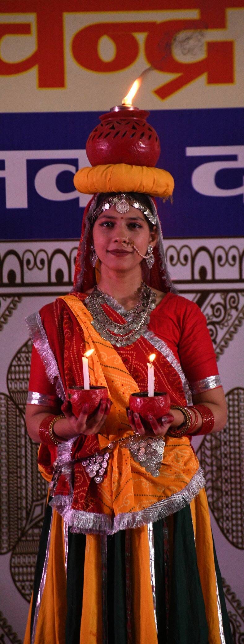गोमतीनगर स्थित इंदिरा गांधी प्रतिष्ठान के सभागार में सोमवार से तीन दिवसीय राज्य युवा उत्सव की श
