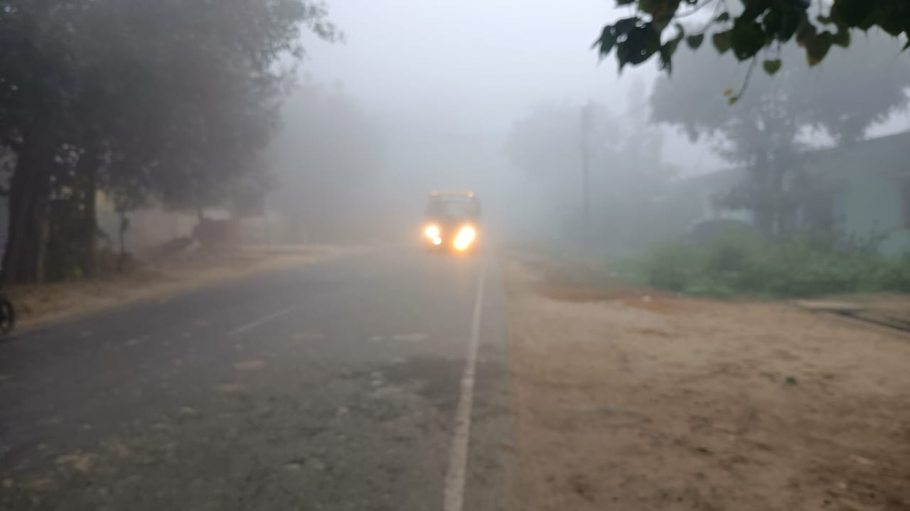 सुबह के समय छाया रहा कोहरा-संवाद