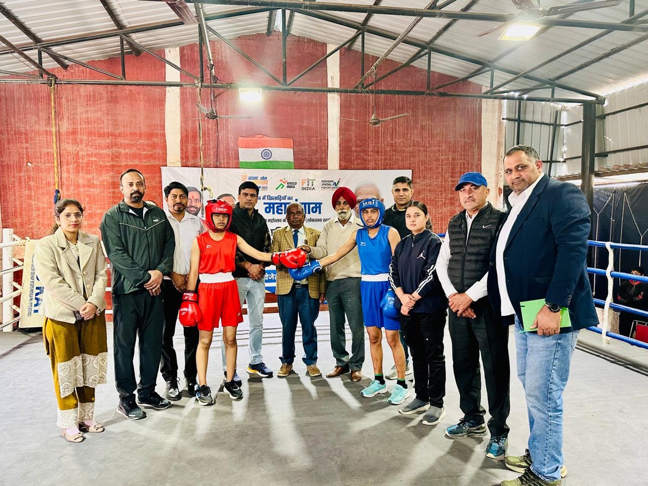 द्रोणाचार्य स्टेडियम  सभी खेलो मे कैथल की टीमों ने उम्दा प्रदर्शन  कर सम्मनित करते कोच अधिकारी