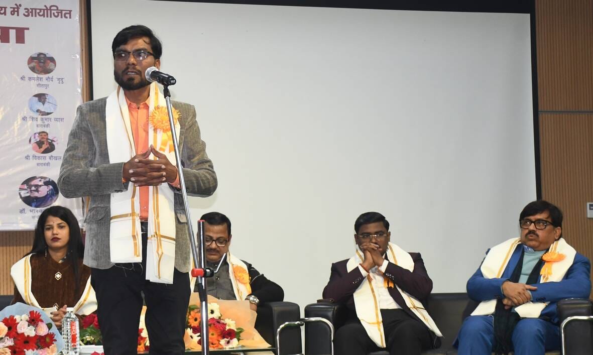 अलीगंज स्थित नेताजी सुभाष चंद्र बोस राजकीय महिला स्नातकोत्तर महाविद्यालय परिसर में मंगलवार को प