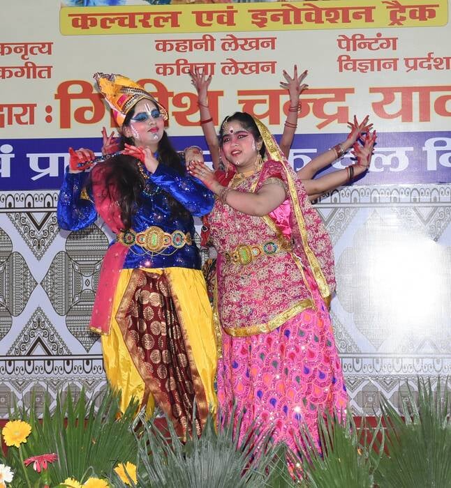 राज्य युवा उत्सव 2025-26 के दूसरे दिन लोकनृत्य और लोकगीतों की मनमोहक प्रस्तुतियों ने दर्शकों को