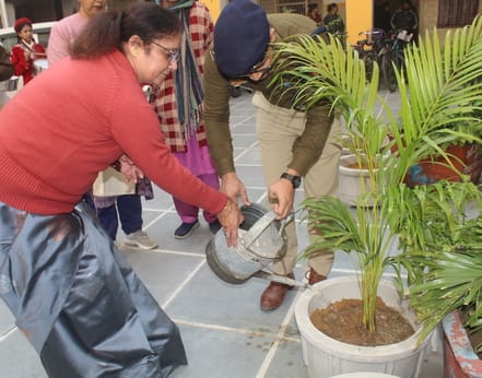 सेठ बीके माहेश्वरी बालिका इंटर कालेज में अमर उजाला की और आयोजित पुलिस की पाठशाला में छात्राओं क सेठ बीके माहेश्वरी बालिका इंटर कालेज में अमर उजाला की और आयोजित पुलिस की पाठशाला में छात्राओं क