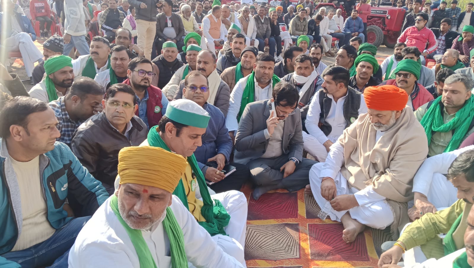 जट मुझेड़ा में पंचायत को संबोधित करते भाकियू प्रवक्ता चौधरी राकेश टिकैत : संवाद