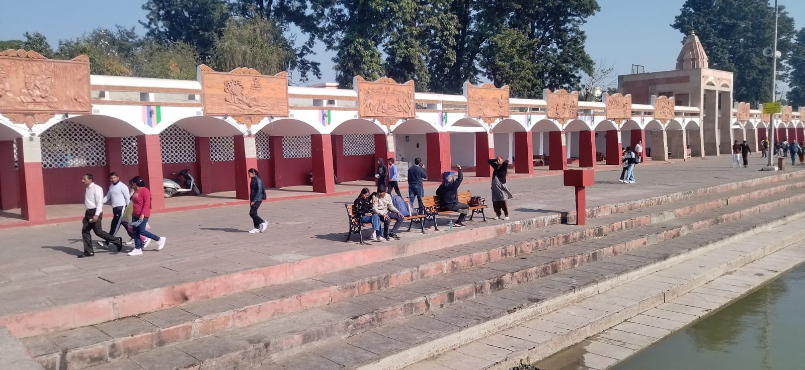 कुरुक्षेत्र। दिनभर खिली रही धूप। संवाद
