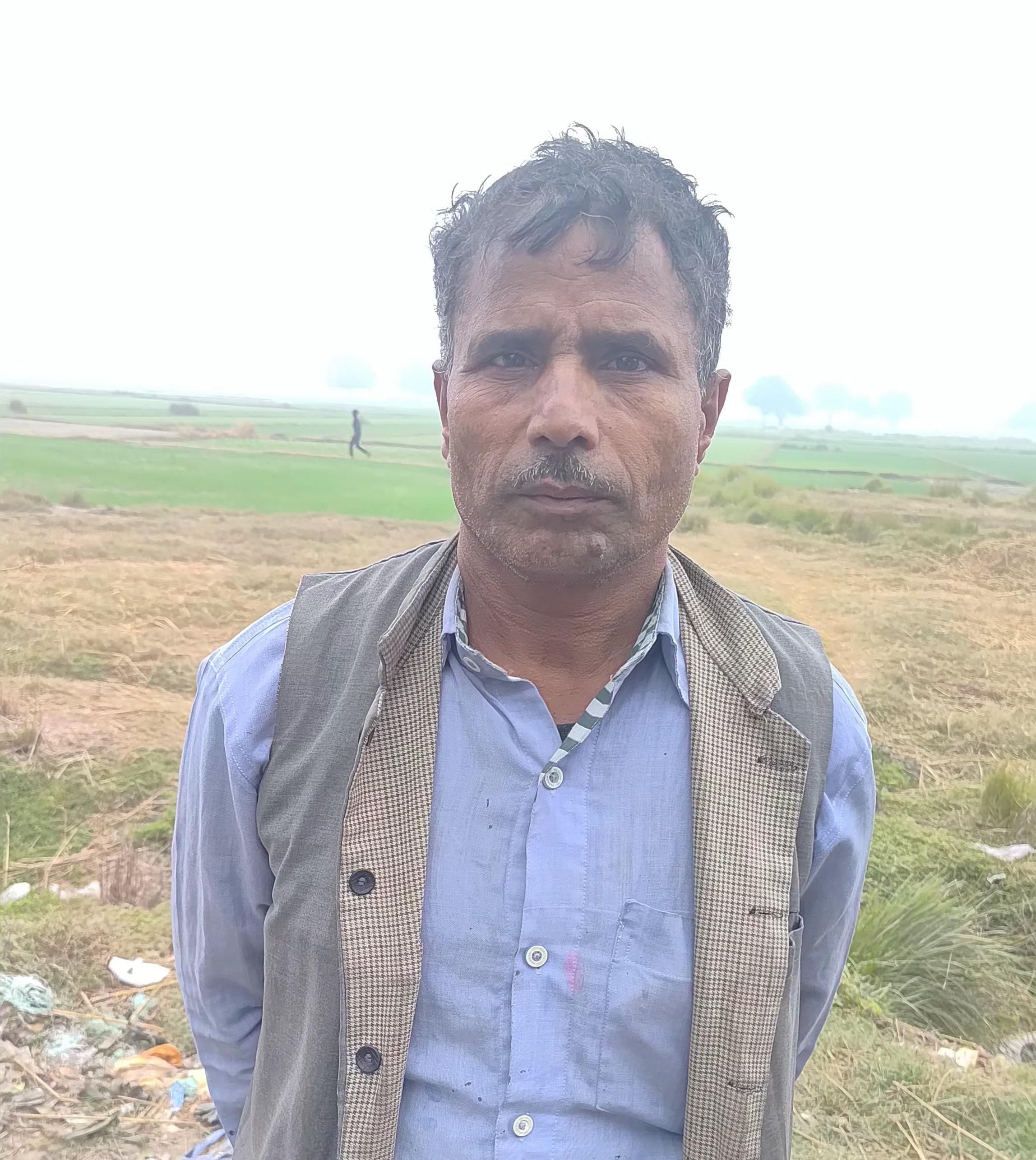 करनाईपुर क्षेत्र के गौहानी गांव में सड़क पर उखड़ने लगी गिट्टी और बजरी करनाईपुर क्षेत्र के गौहानी गांव में सड़क पर उखड़ने लगी गिट्टी और बजरी