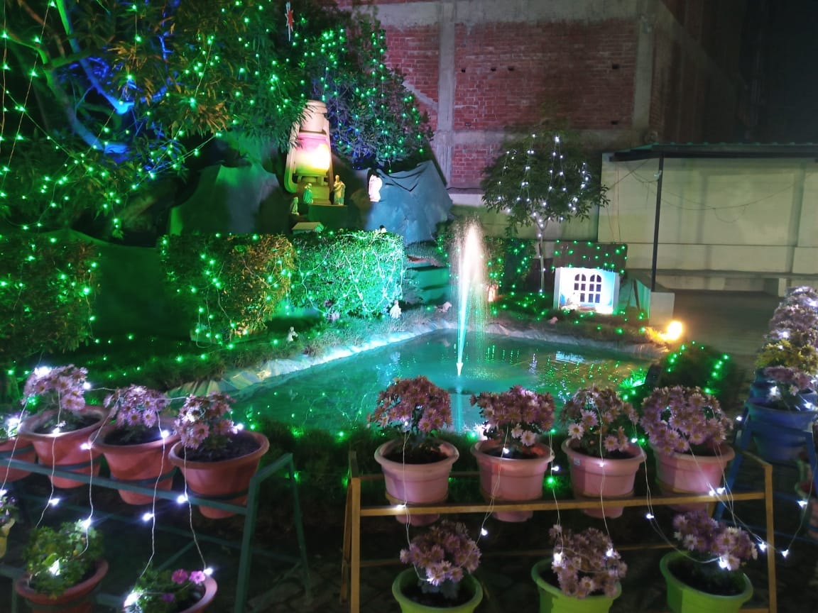 सेंट थामस स्कूल में सजाया गया च र्च-संवाद