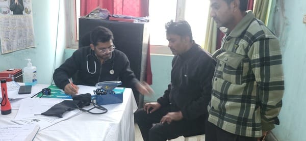 बिलासपुर अस्पताल में चांदपुर से आई महिला अनीता । संवाद