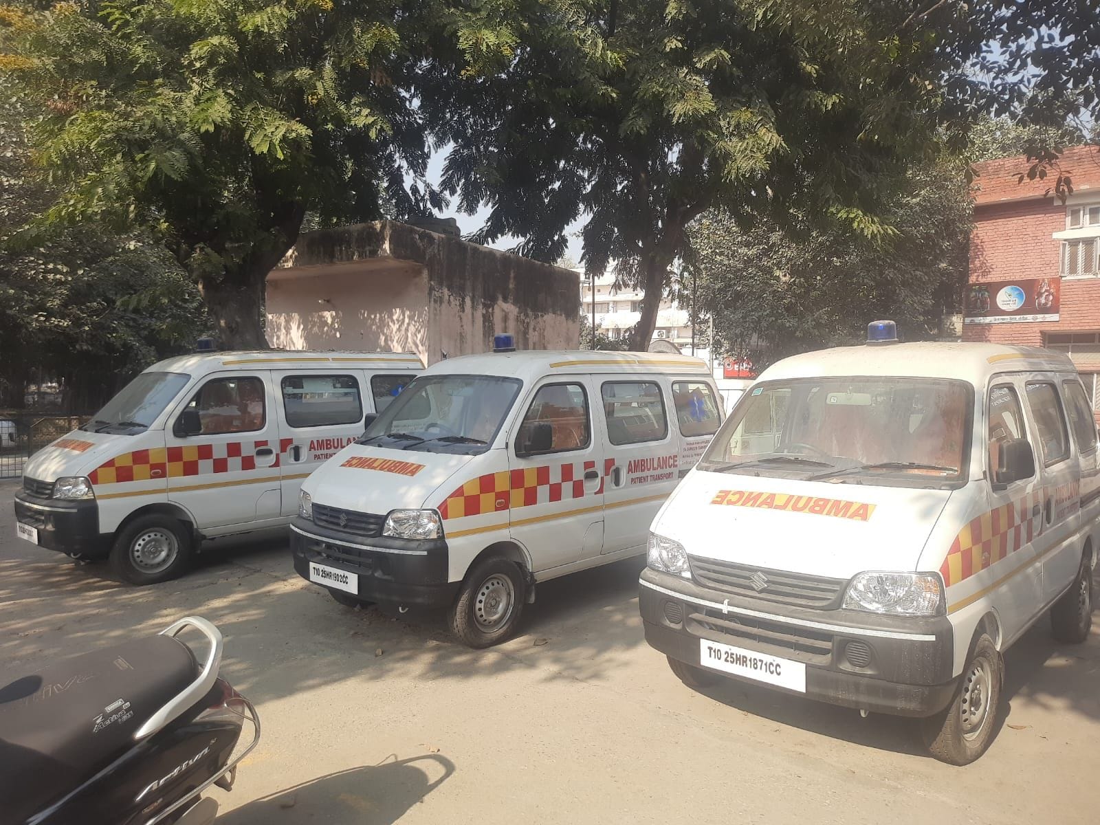 फोटो 01: सोनीपत के नागरिक अस्पताल में पहुंची पोर्टेबल एक्स-रे मशीन को निकालता स्वास्थ्य कर्मी। फोटो 01: सोनीपत के नागरिक अस्पताल में पहुंची पोर्टेबल एक्स-रे मशीन को निकालता स्वास्थ्य कर्मी।