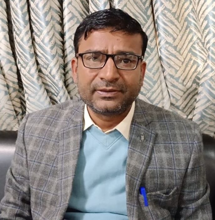 फोटो संख्या:56- राजकीय महाविद्यालय महेंद्रगढ़ में परीक्षा देते विद्यार्थी---संवाद