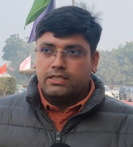 कुरुक्षेत्र। कार्यक्रम में हिस्सा लेते पूर्व छात्र और पूर्व आचार्य। संवाद कुरुक्षेत्र। कार्यक्रम में हिस्सा लेते पूर्व छात्र और पूर्व आचार्य। संवाद