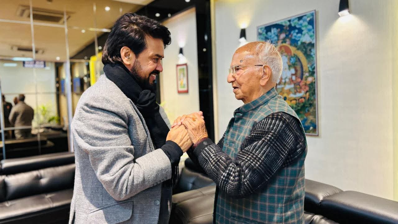 खैरा अस्पताल में जाचं करवाने आई महिला, लेकिन डाक्टरों की हड़ताल होने चलते उसे वापिस लौटना पड़ा।