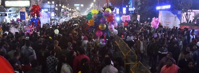 प्रभु यीशु के गुणगान के साथ धूमधाम से मनाया क्रिसमस