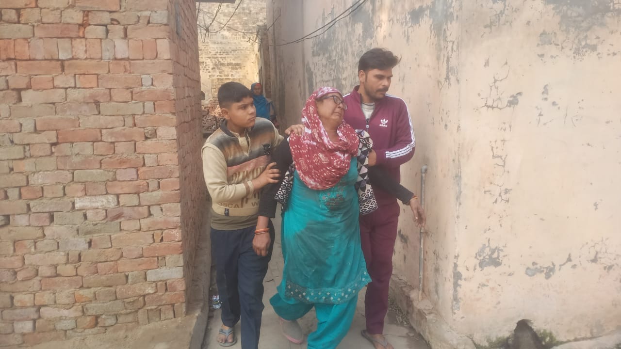 प्रेमिका की गोली मारकर हत्या करके प्रेमी ने फांसी लगाकर की आत्महत्या से संबंधित। बावली में घटन