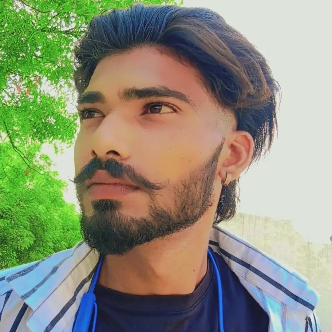 प्रेमिका की गोली मारकर हत्या करके प्रेमी ने फांसी लगाकर की आत्महत्या से संबंधित। बावली में घटन