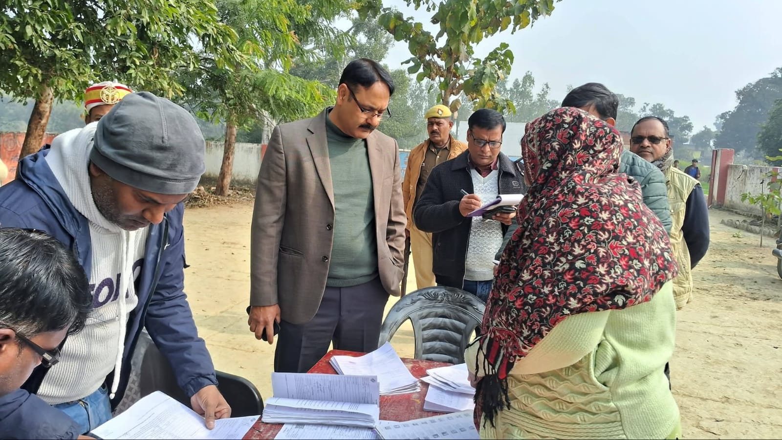 सांथा में एसआईआर का निरीक्षण करते डीडीओ-संवाद